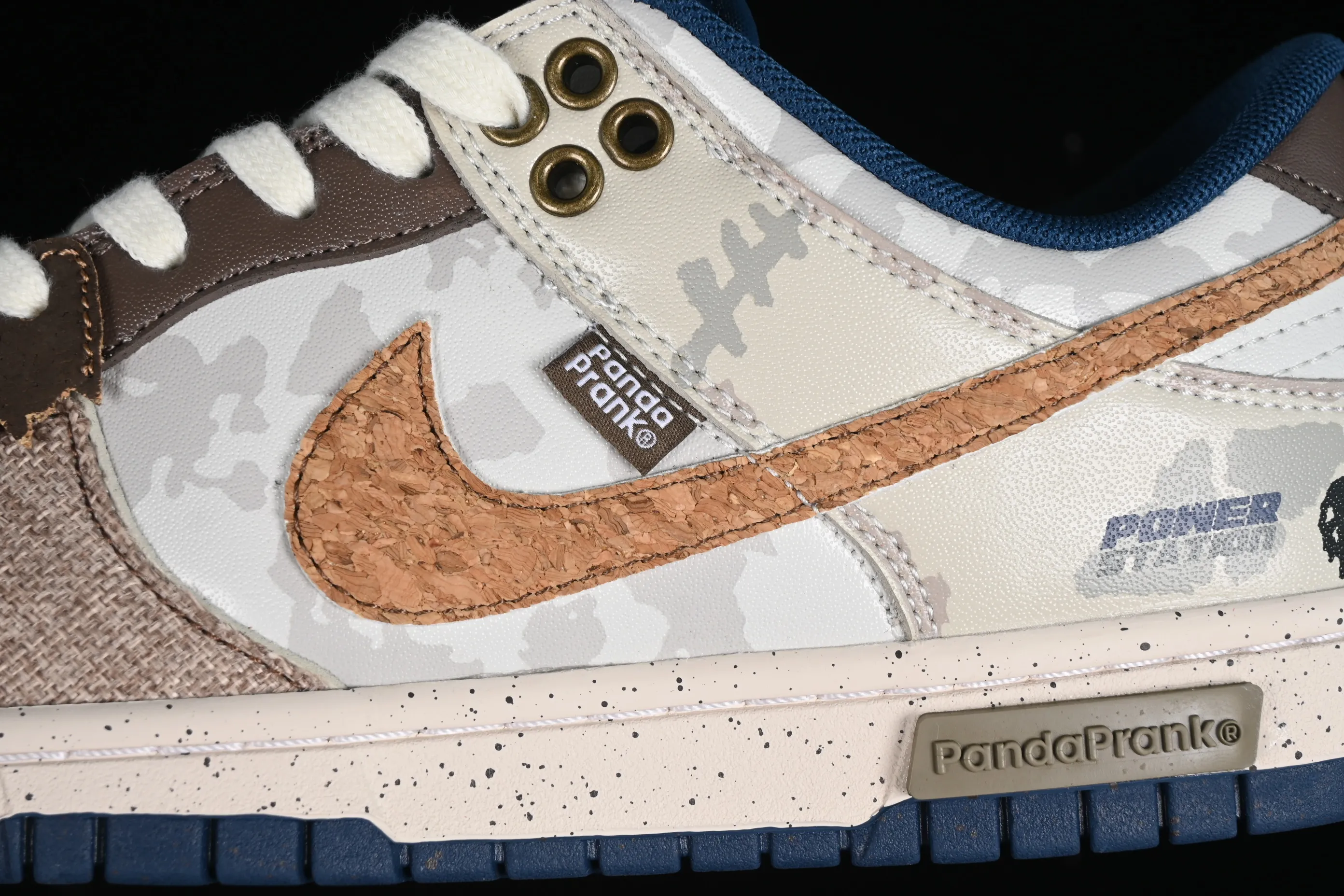 All Categories Nk SB Dunk Series Nk SB Dunk Low Low-top sneakers Nk SB Dunk Low Panda Prank Pioneer Knight-Survival Beige Brown SB strap low-top casual sneakers DD1391-400